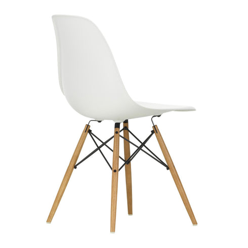 Cadeira Eames em Plástico DSW / Base maple